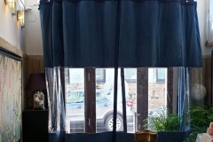 Klotild palota bejárati íves sötétkék hőstop függöny