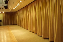 térelválasztó függöny